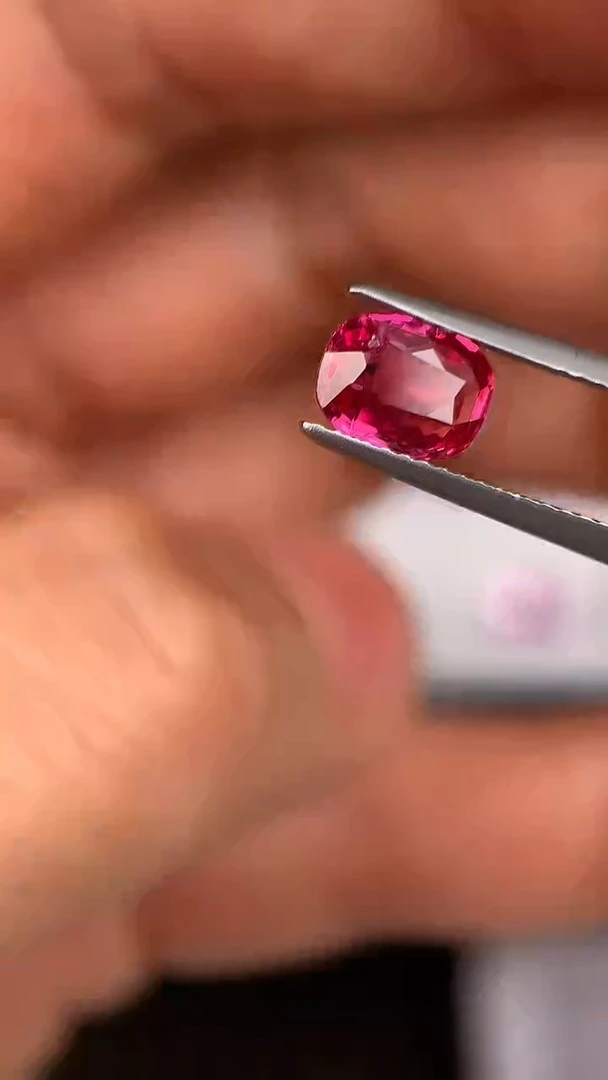 裸石尖晶石1.29ct-A3206