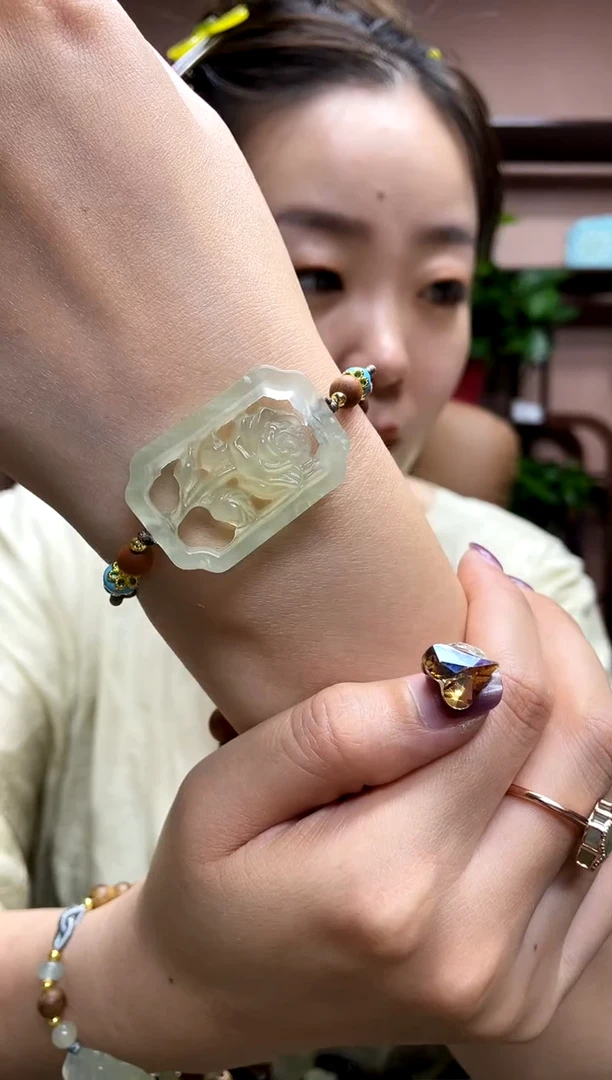 岫玉未镶嵌手牌多样性发货其中发一