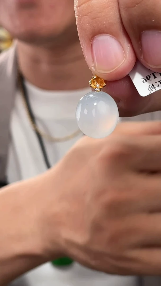 翡翠18K金镶嵌吊坠(不含链)蛋面