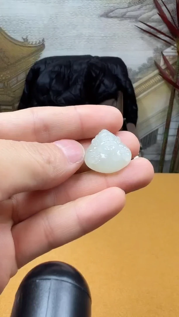 颈饰未镶嵌和田玉吊坠