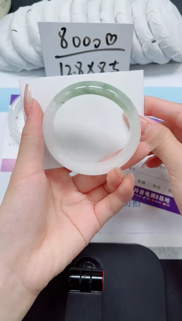 石英质玉手镯未镶嵌40-54.7