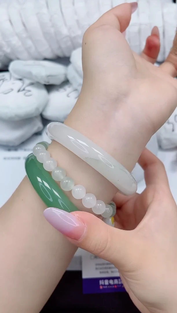 石英质玉手镯未镶嵌281-58/59