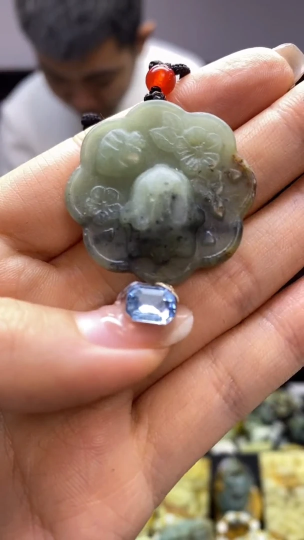 未镶嵌岫玉挂件