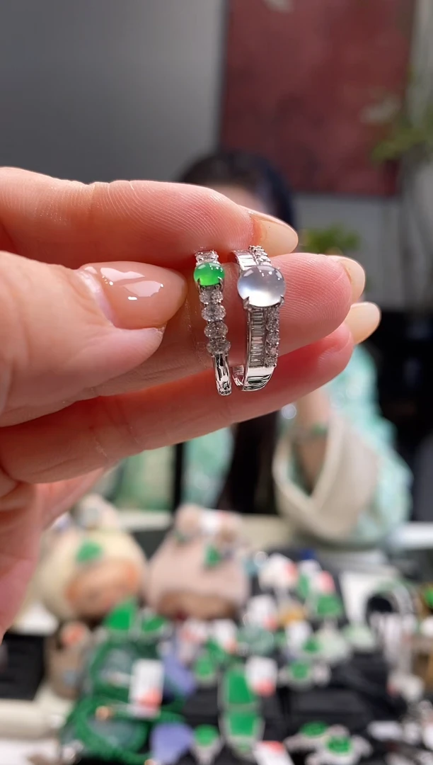 18K金镶嵌戒指翡翠兜***?戒指套戒