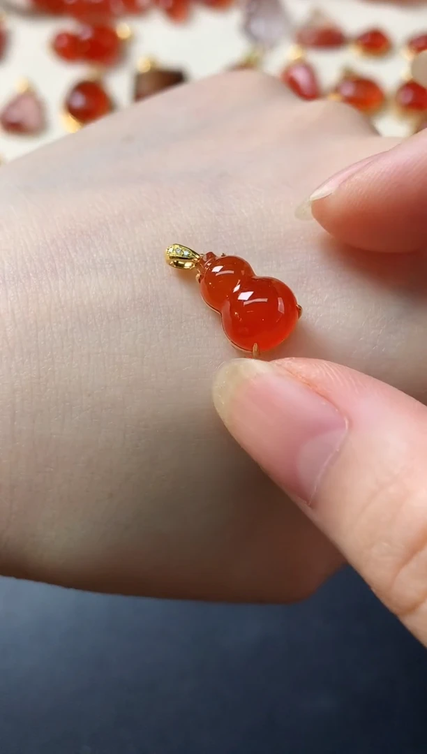 18K金镶嵌吊坠(不含链)南红玛瑙D195|1280