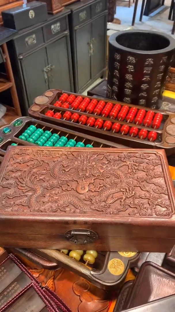 【闪购商品】花梨木类木艺云龙首饰盒