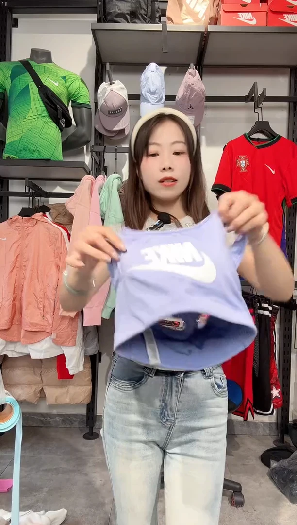 1375   编码 瑕疵款直播间过款为准 尺码 160M