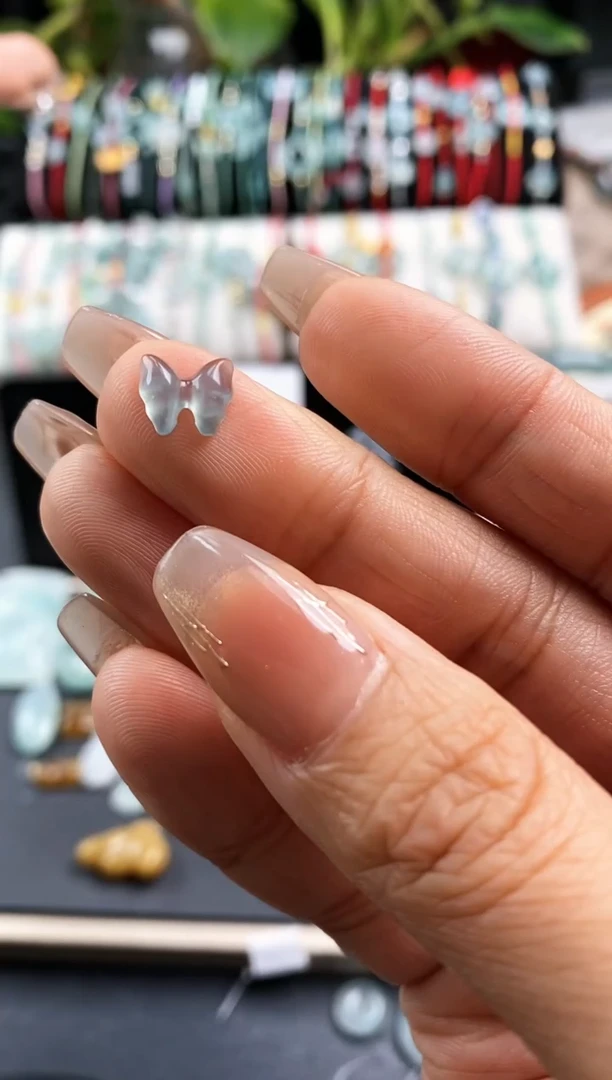 【闪购商品】翡翠裸石59小蝴蝶一只