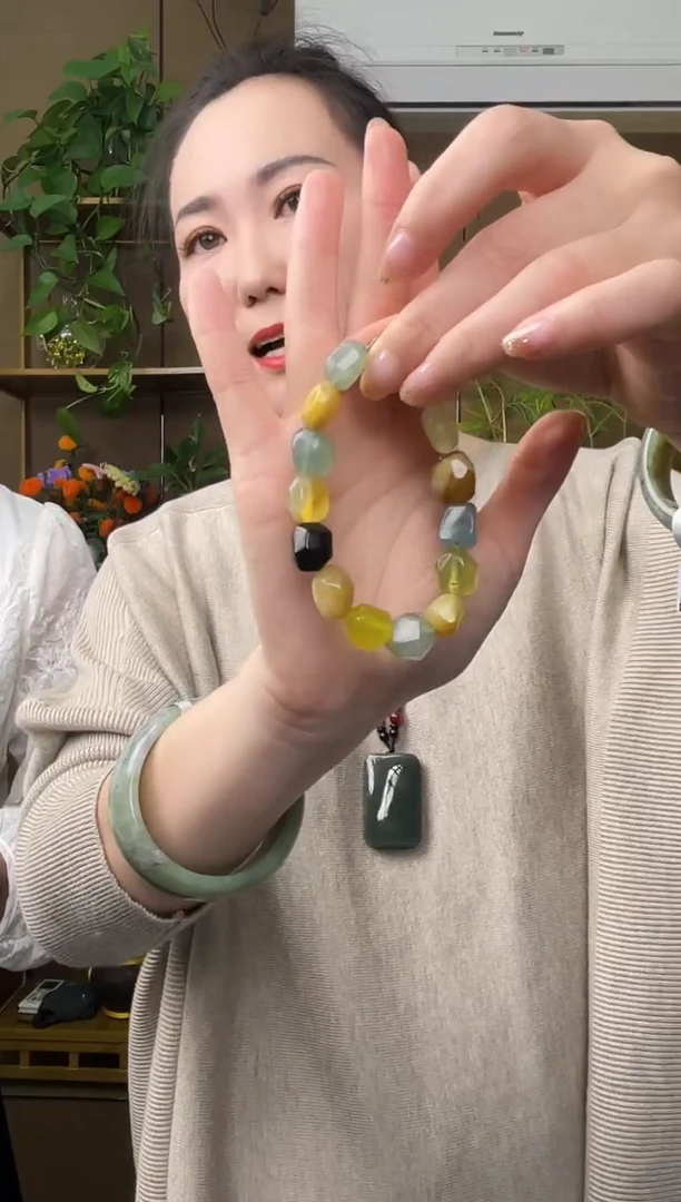 未镶嵌岫玉手链1