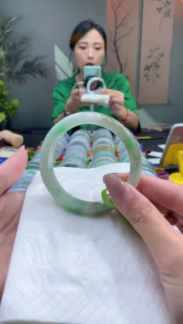 未镶嵌手镯翡翠000086194