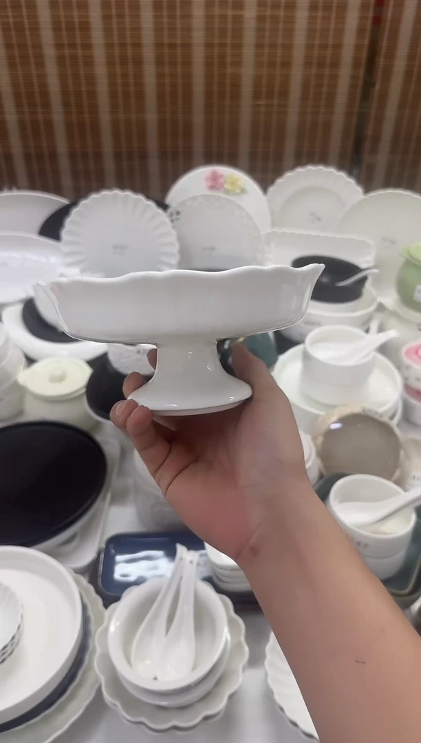 瓷7寸花边高脚果盘
