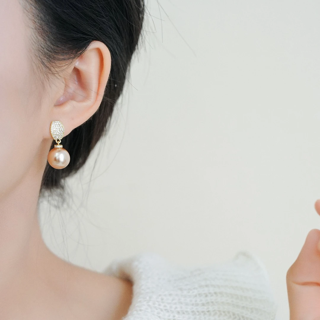 铜合金耳饰 茶金色满锆耳钉女轻奢小众设计2025新款爆款耳环