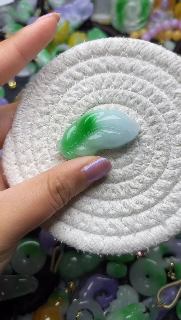 颈饰未镶嵌翡翠缅甸翡翠吊坠