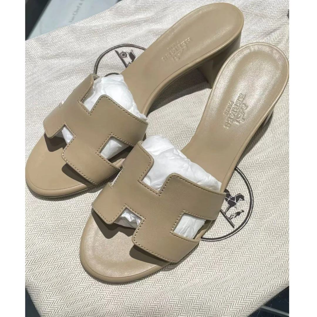 未使用 Hermes/爱马仕 奶茶色H拖37.5