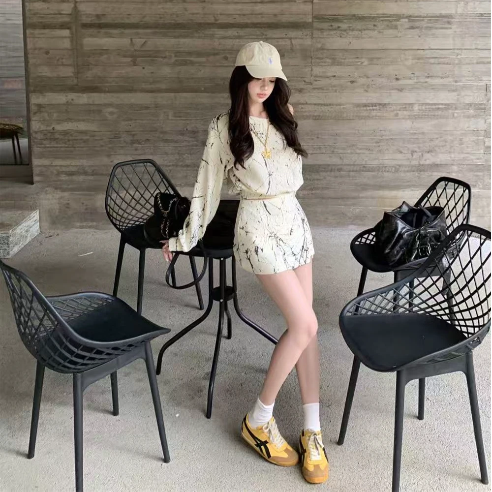 2025秋季新款纯欲时尚气质印花斜肩长袖上衣女配显瘦开叉半身裙