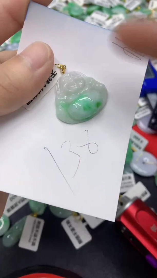 【闪购商品】翡翠颈饰18K金镶嵌翡翠