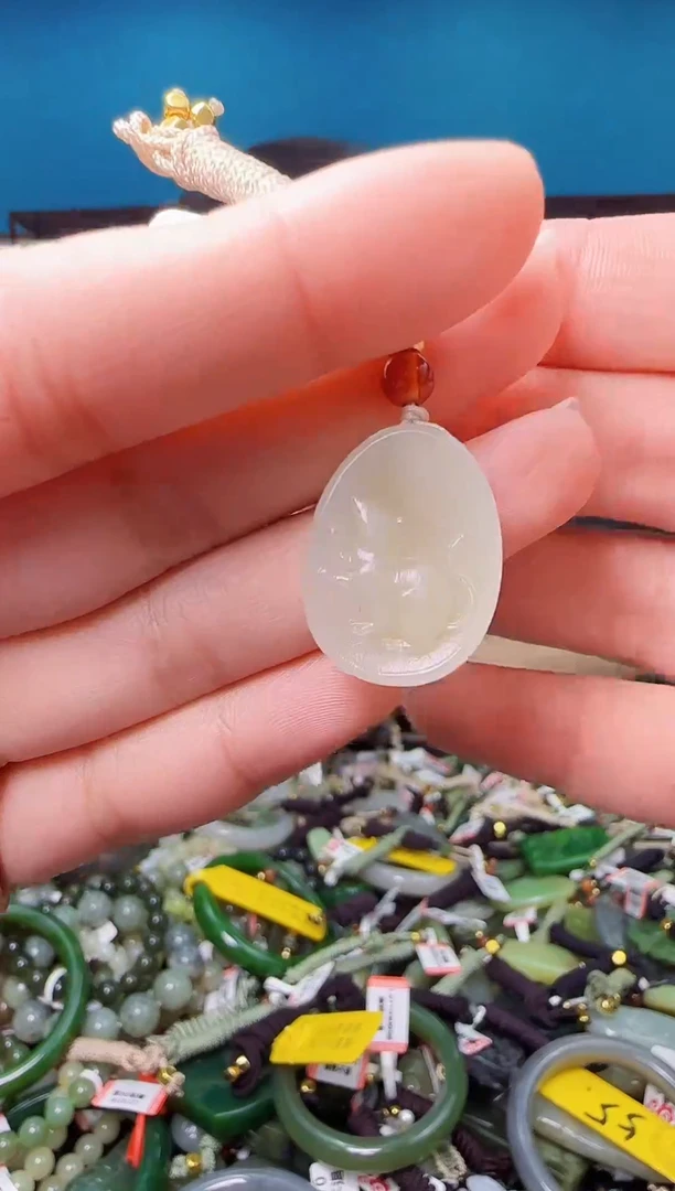 颈饰未镶嵌和田玉1