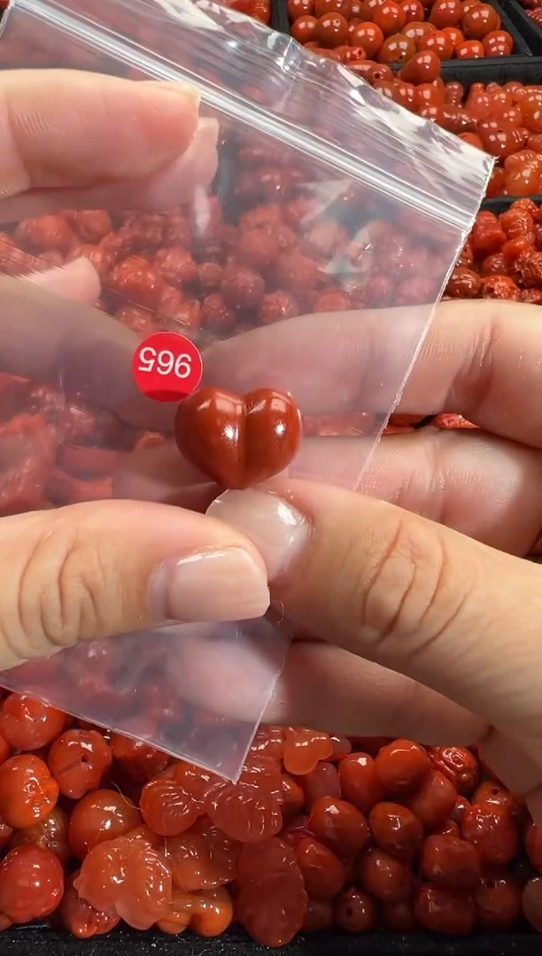 颈饰未镶嵌南红玛瑙1