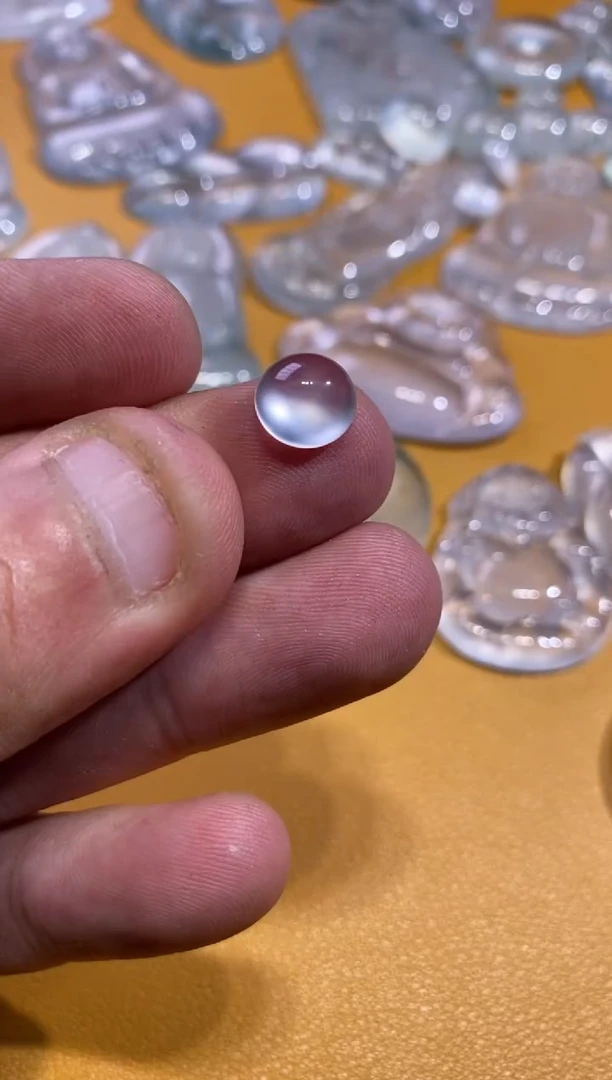 吊坠(不含链)未镶嵌翡翠蛋面11500    8.9   4.7