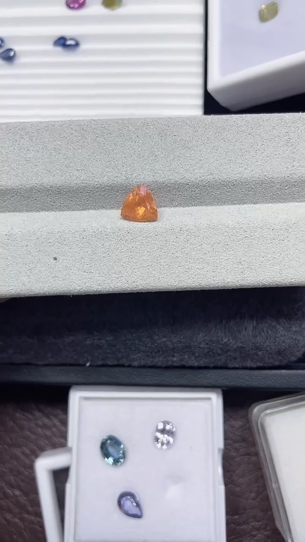 未镶嵌裸石石榴石1.68ct