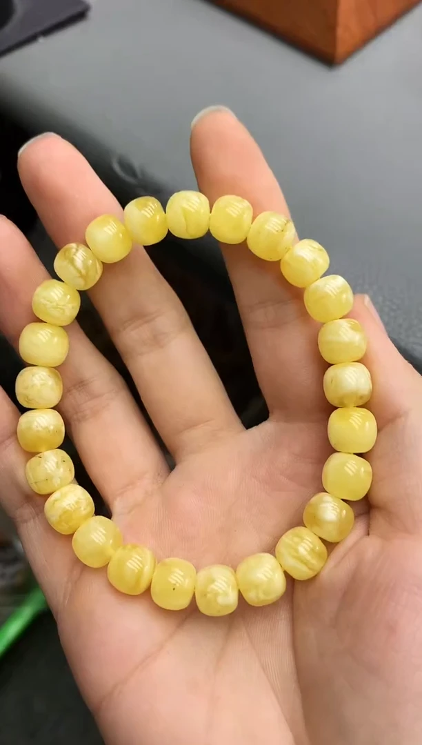 未镶嵌琥珀珠宝奇石93