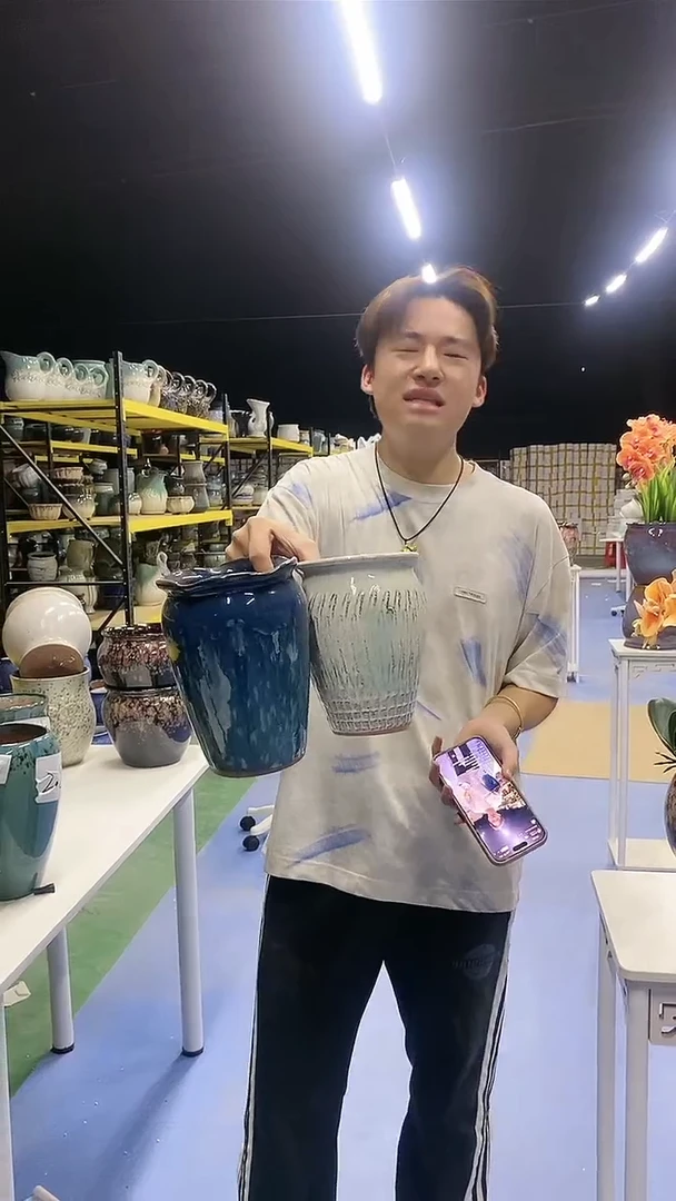 宜兴紫砂粗陶花瓶