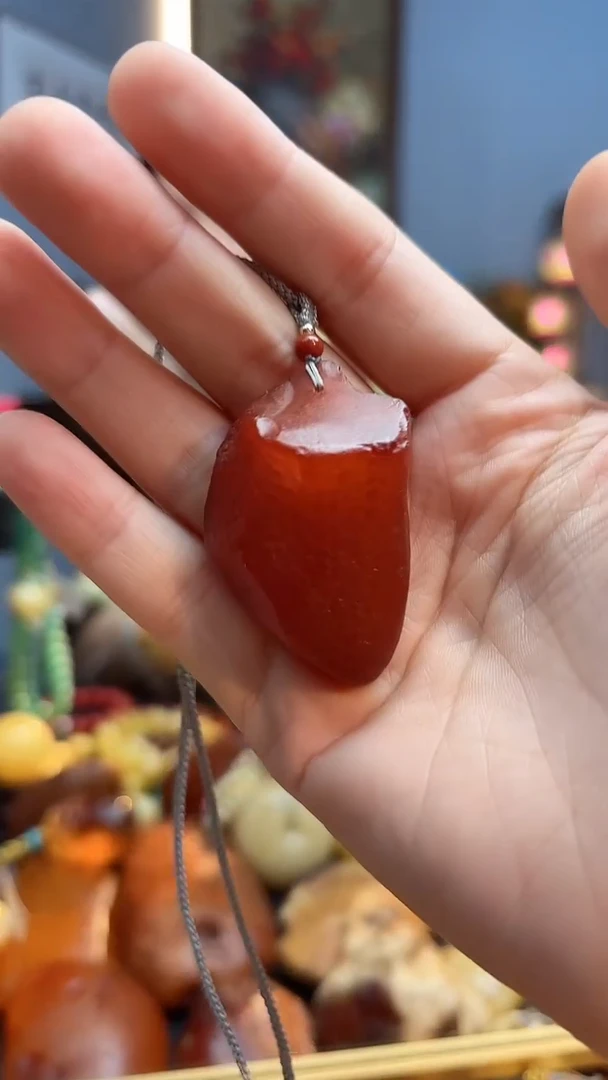 琥珀颈饰未镶嵌吊坠