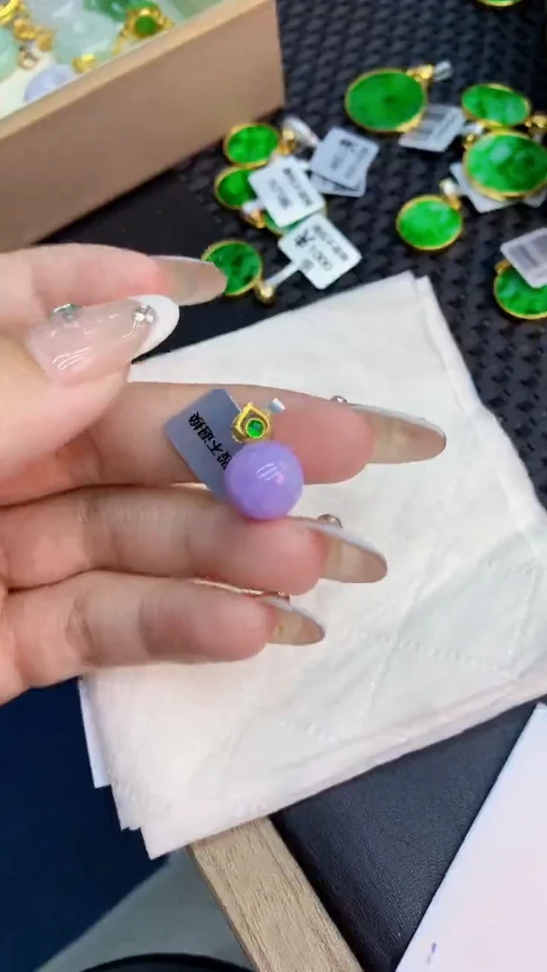 翡翠18K金镶嵌吊坠(不含链)1