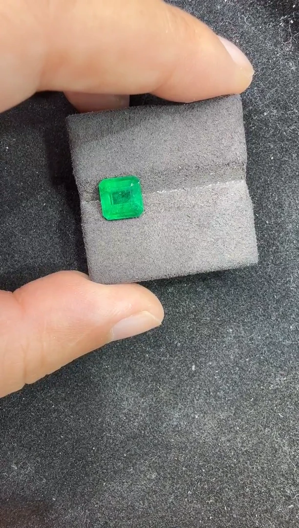 未镶嵌定制定制祖母绿天然2.04克拉沃顿绿国际证书