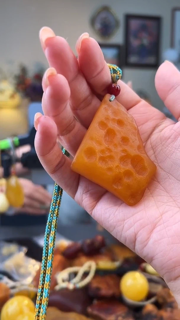 琥珀颈饰未镶嵌吊坠