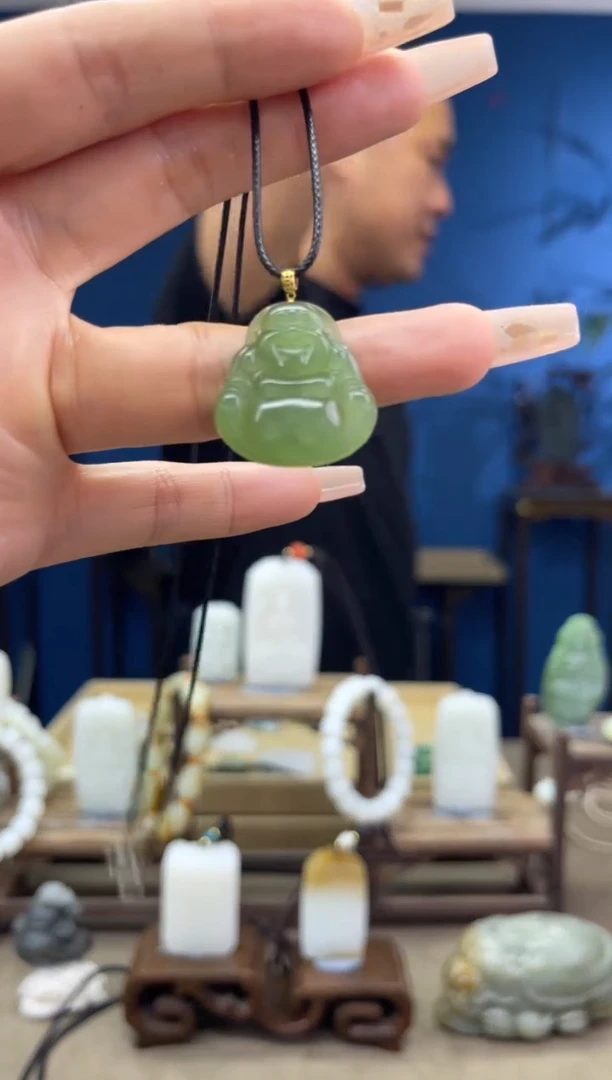 和田玉18K金镶嵌颈饰1