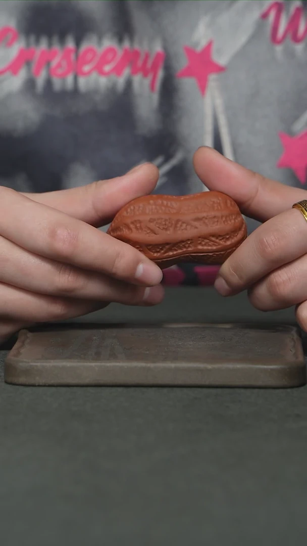 【闪购商品】紫砂茶杯清水泥刻绘花生茶宠