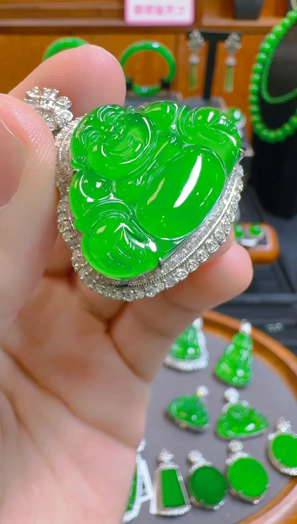 吊坠(赠链)18K金镶嵌翡翠天然A货翡翠