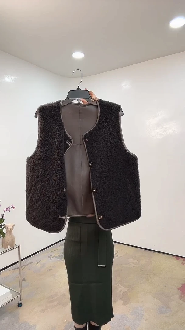 yevachao女士搭马甲均码