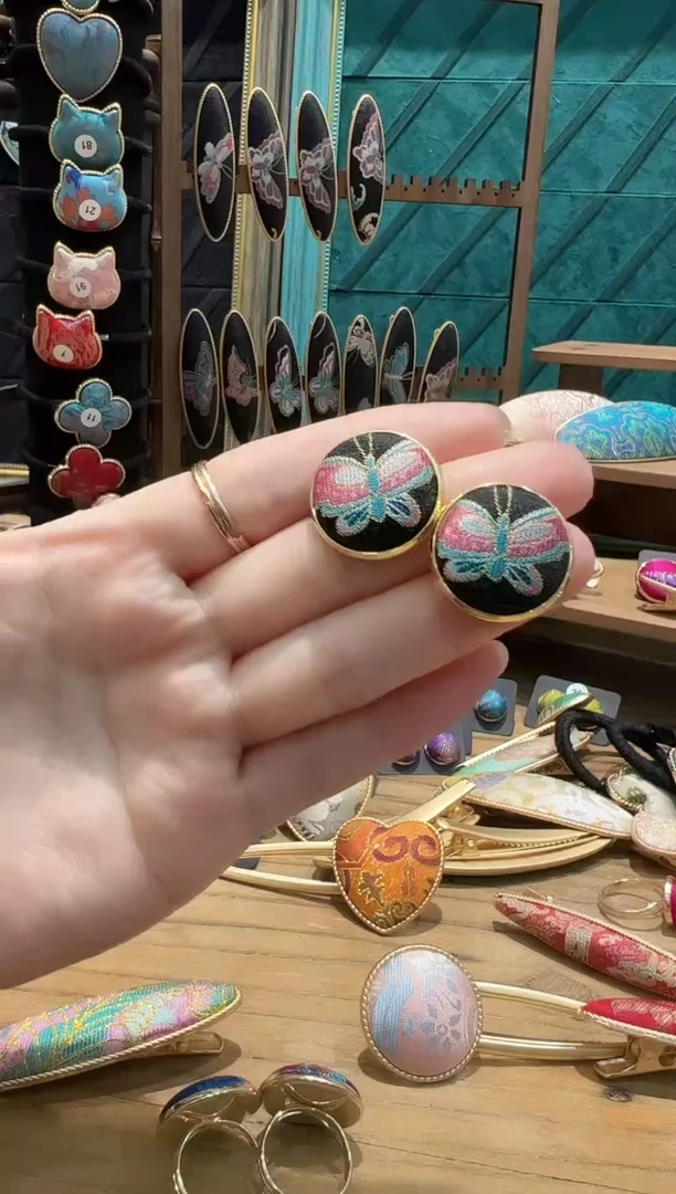 【闪购商品】【孤品2.18】黑色彩蝶孤品大耳钉