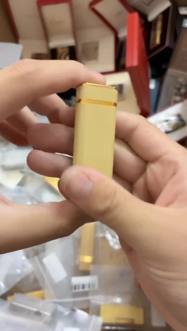 卡圆柱白卡打火机