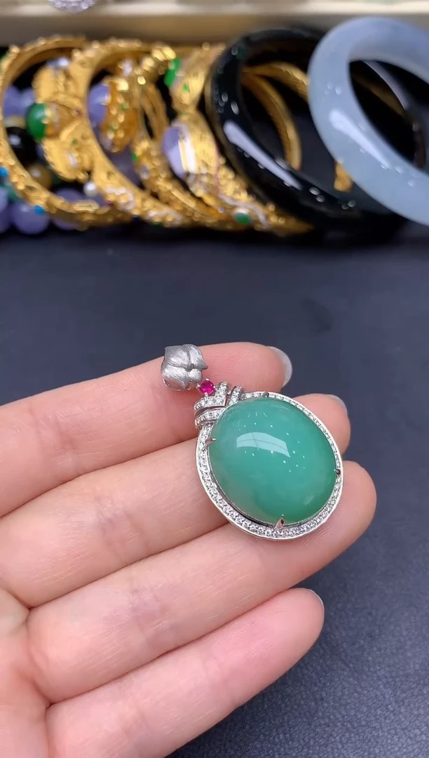 颈饰18K金镶嵌翡翠134-雪姐翡翠天天见