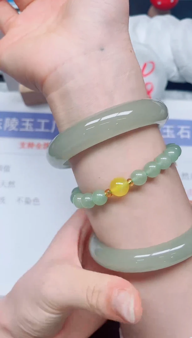 未镶嵌手镯石英质玉29-64