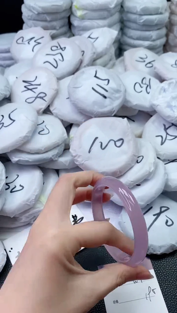 【闪购商品】石英质玉手镯未镶嵌W902