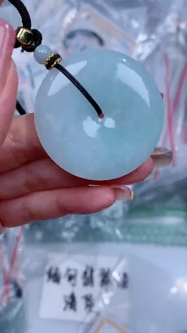 翡翠未镶嵌颈饰吊坠