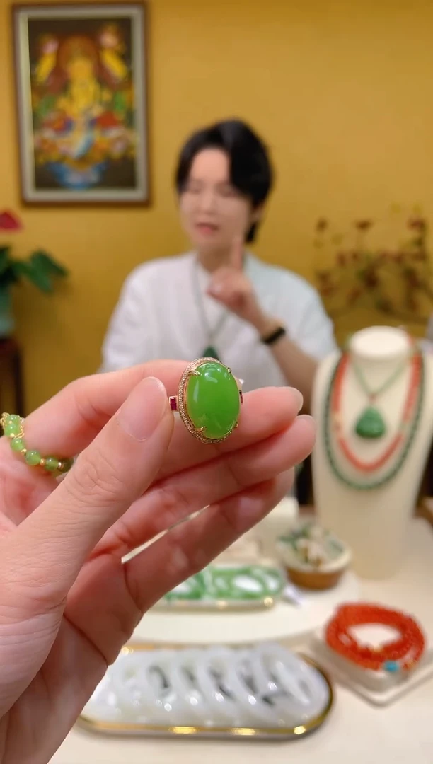 18K金镶嵌戒指和田玉1@@BY51107072