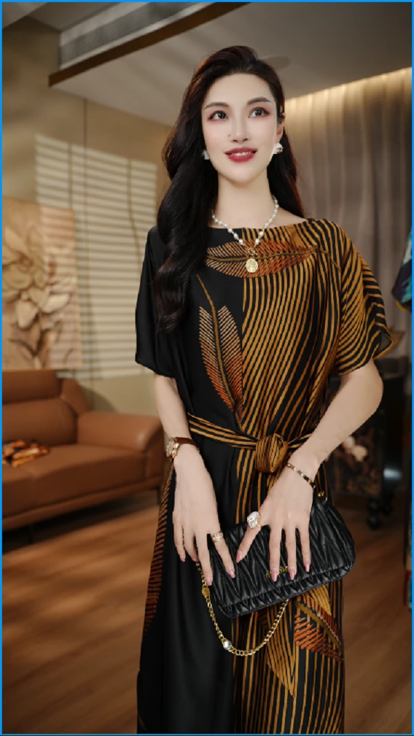 国颐 琉璃冰感丝连衣裙轻奢优雅洋气减龄时尚百搭显瘦V25L290