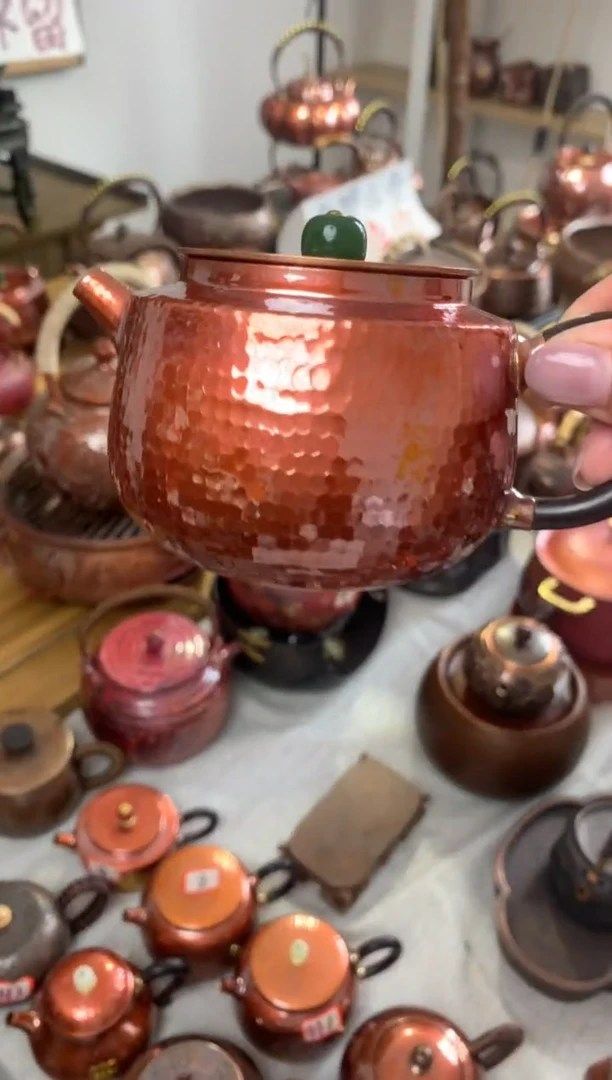 紫铜烤色锤纹平肩闷泡壶