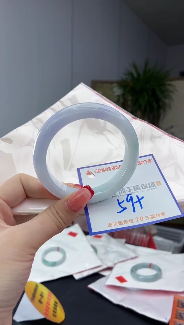 翡翠手镯未镶嵌V***n111111111