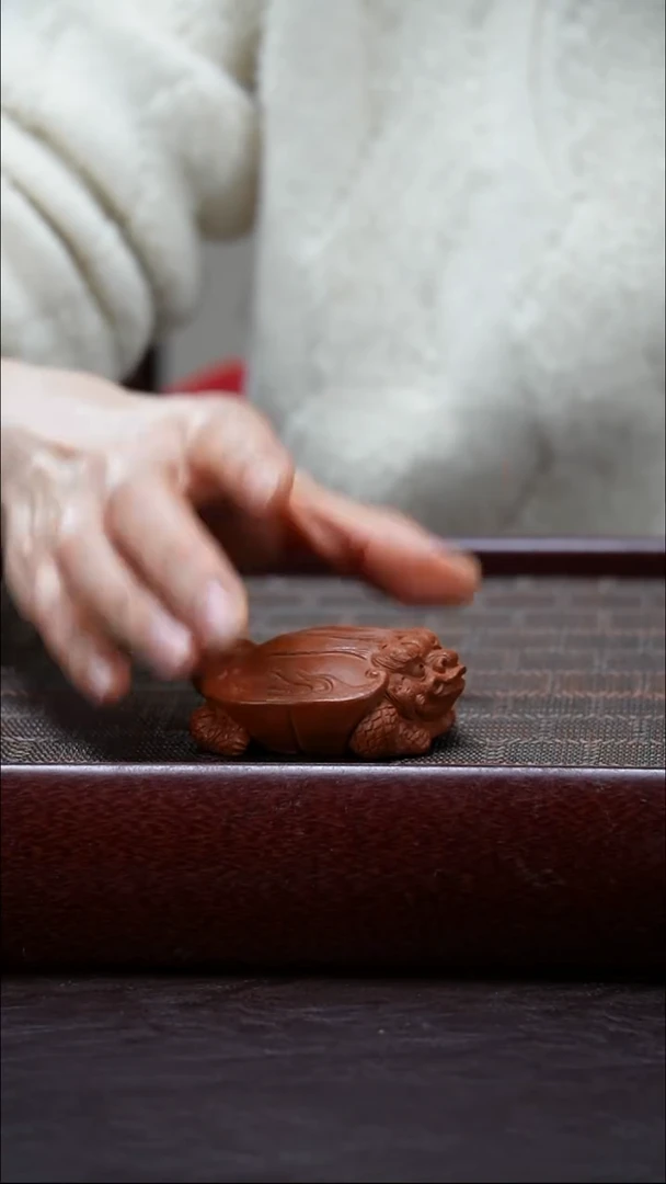 【闪购商品】紫砂盖置郑裕忠 朱泥《龙龟盖置》