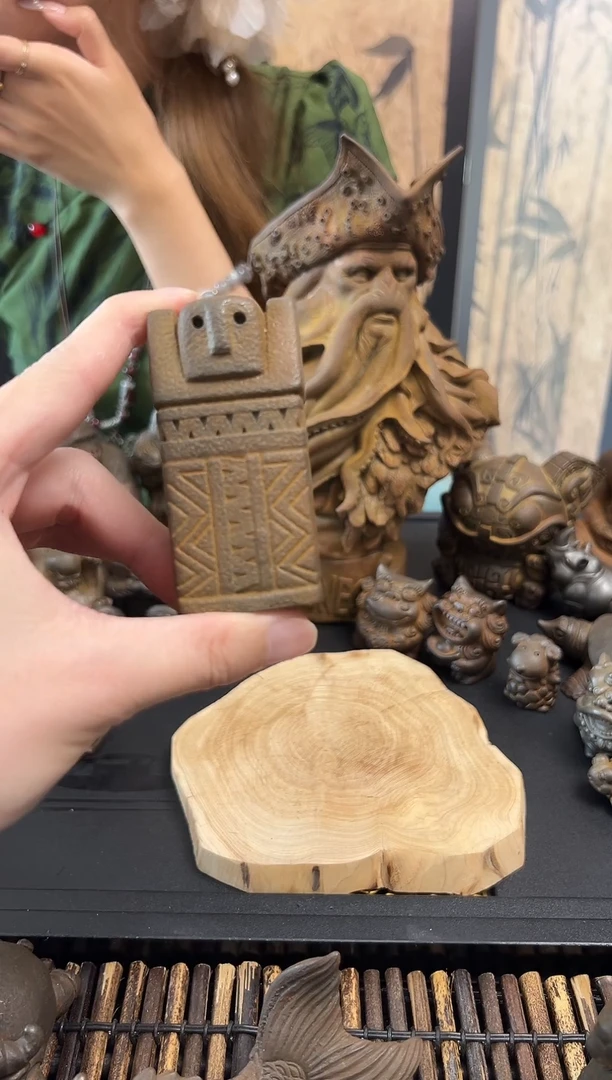 铁创意国潮家居摆件-巴厘岛石像