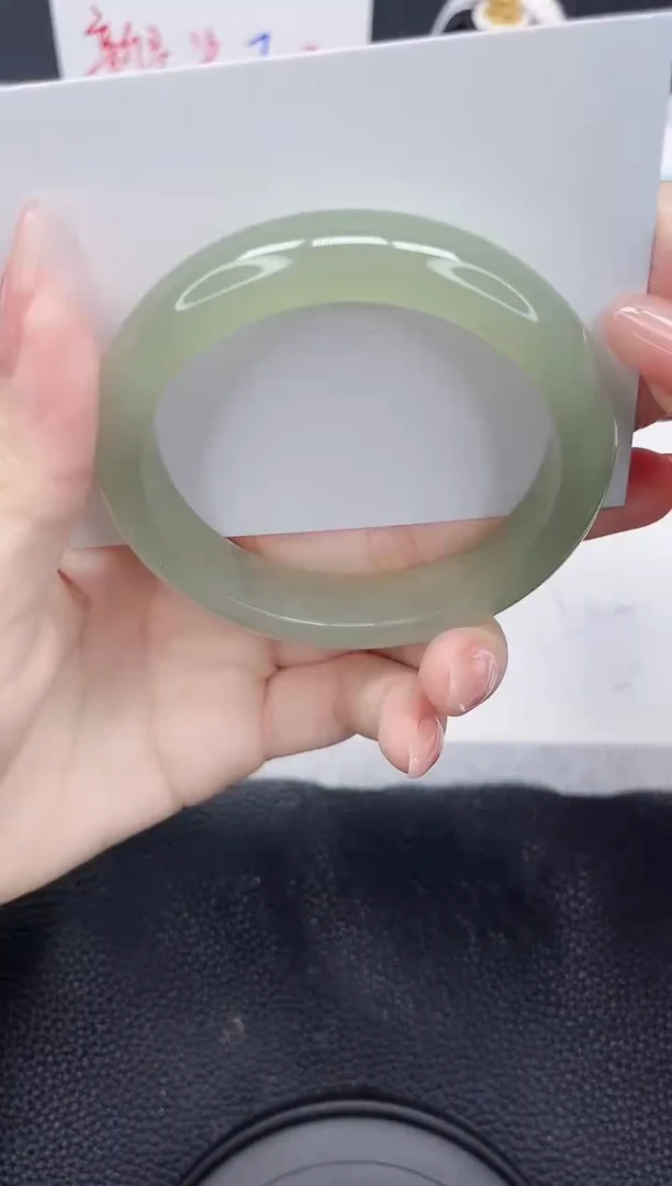 未镶嵌手镯石英质玉51-56.4