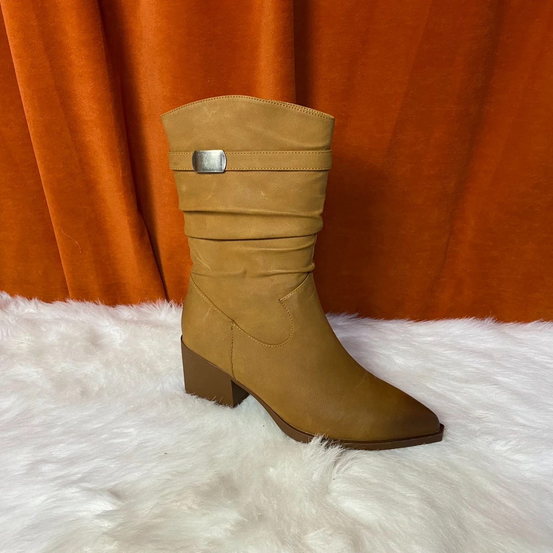 B150-新疆包邮休闲女款马丁靴