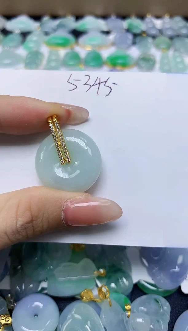 翡翠未镶嵌颈饰天然缅甸翡翠A货