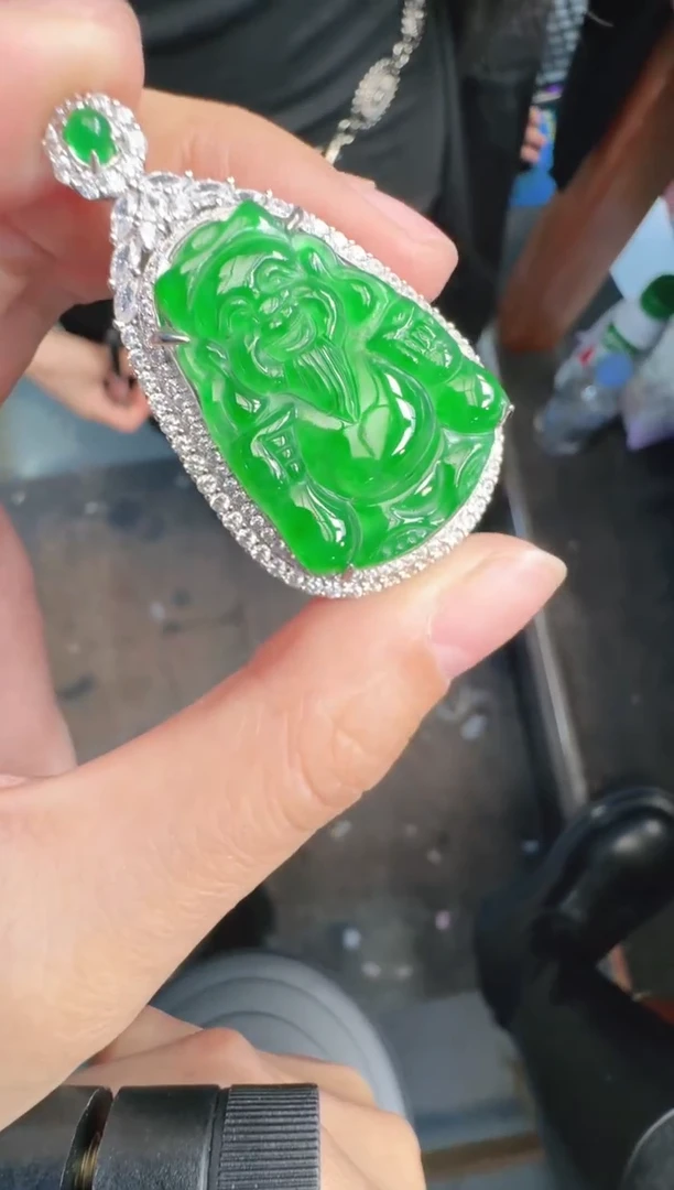 未镶嵌定制翡翠A货有轻微色差属于正常现象，财神1